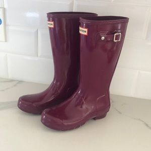 Girls Berry Color Hunter Boots Size 2/3